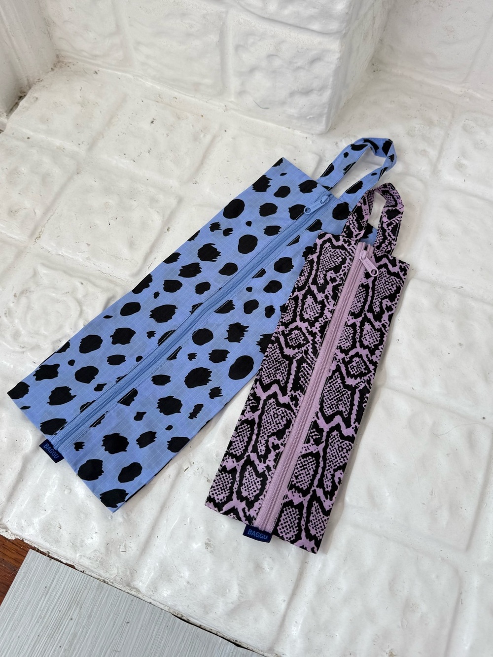 baggu go pouch set blue leopard + pink snakeskin